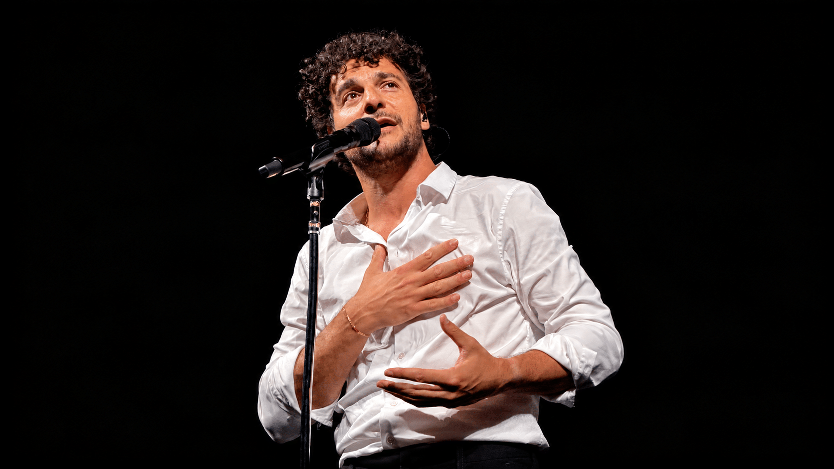 Amir en concert à Tel-Aviv, avec jewbuzz partenaire de l’événement